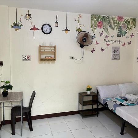 Airport Villamor Transient Rooms Маніла Екстер'єр фото