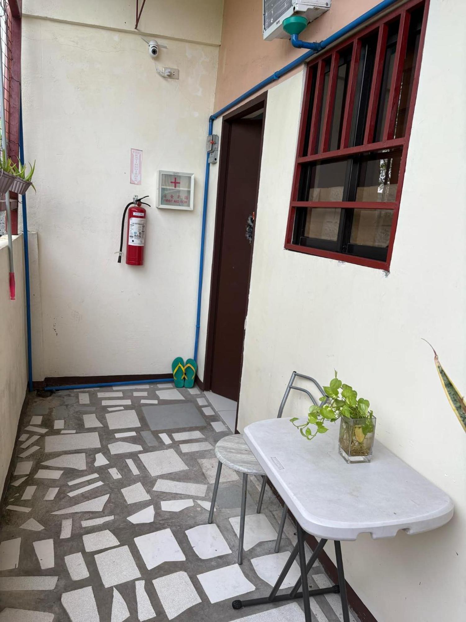 Airport Villamor Transient Rooms Маніла Екстер'єр фото